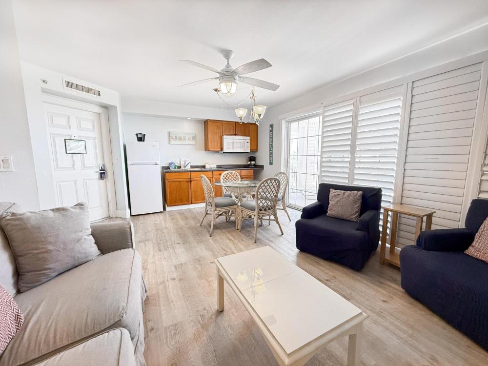 Deluxe One-Bedroom Suite interior
